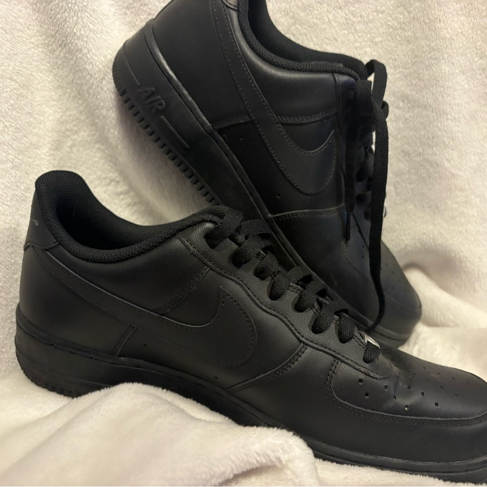 Nike Men's All-Black Sneakers